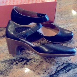 Womens easy spirit shoes sz 8.5 black